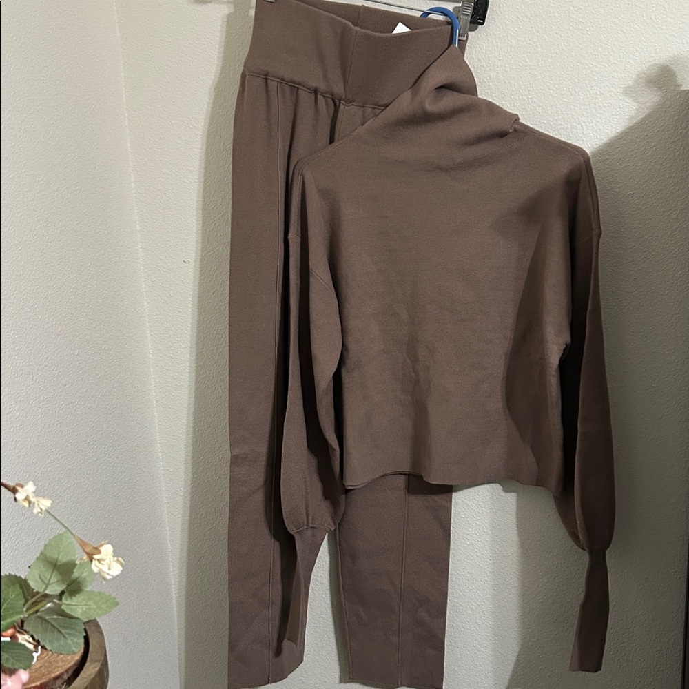 Silk & Salt Luxe Lounge Set Taupe Knit Two Piece Sweater Pants New Small $150 - Picture 9 of 11